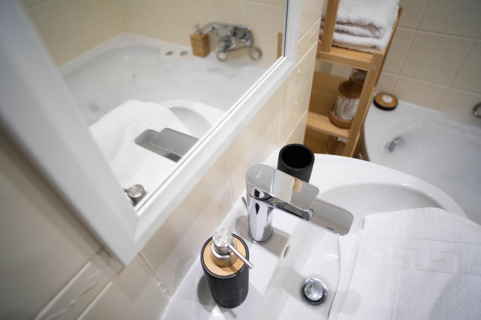 Bird Nest 2 Room Apartment بوخارست المظهر الخارجي الصورة